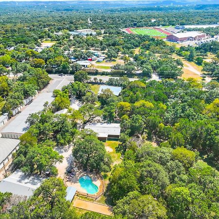 Wimberley Log Cabins Resort And Suites- The Oak Lodge Exterior foto